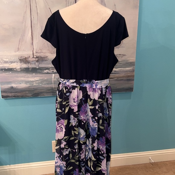 NWT Ignite Evenings Short Sleeve Floral Dress, 22W - Picture 4 of 9